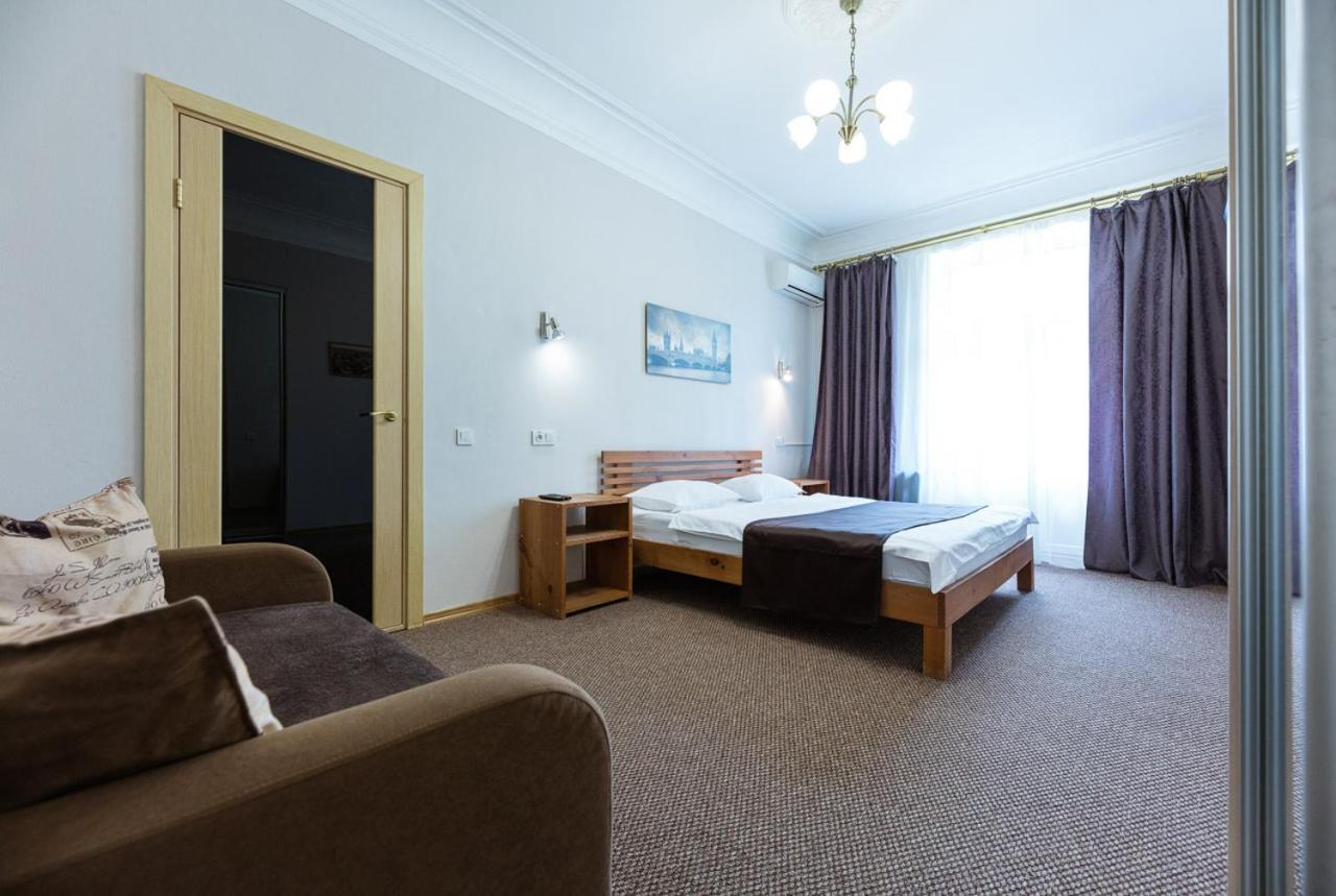 Guest House "Vladimirskaya 42" Kiew Exterior foto