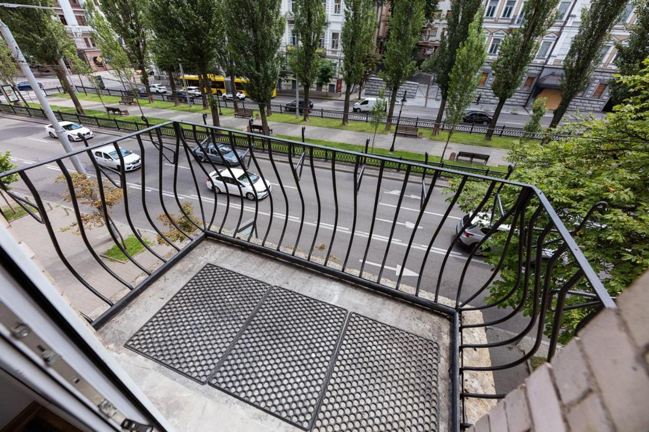 Guest House "Vladimirskaya 42" Kiew Exterior foto