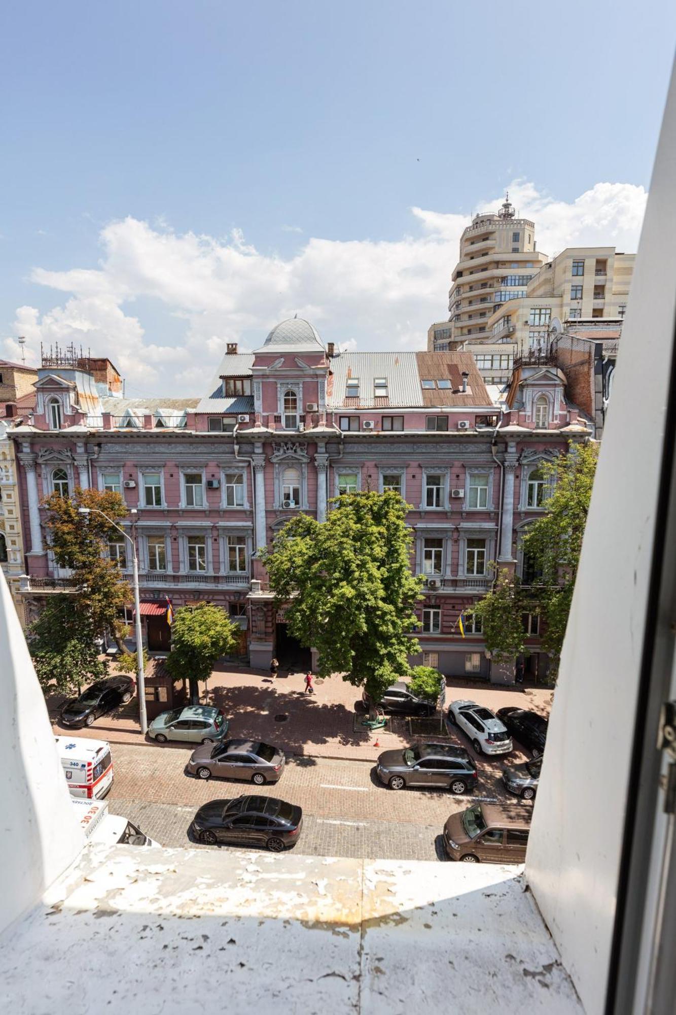 Guest House "Vladimirskaya 42" Kiew Exterior foto