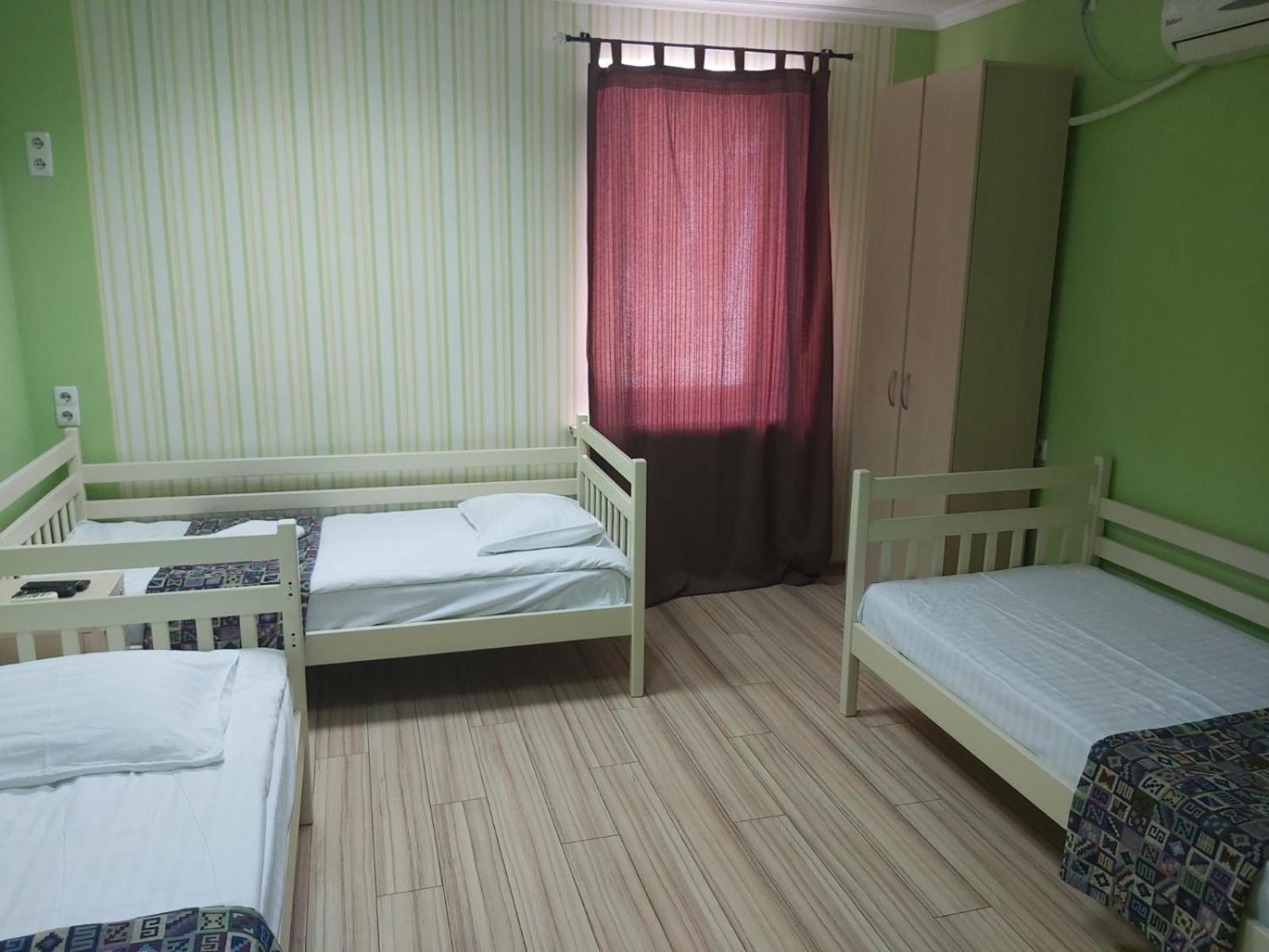 Guest House "Vladimirskaya 42" Kiew Exterior foto