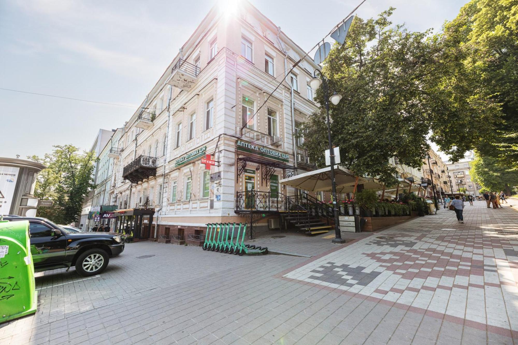 Guest House "Vladimirskaya 42" Kiew Exterior foto
