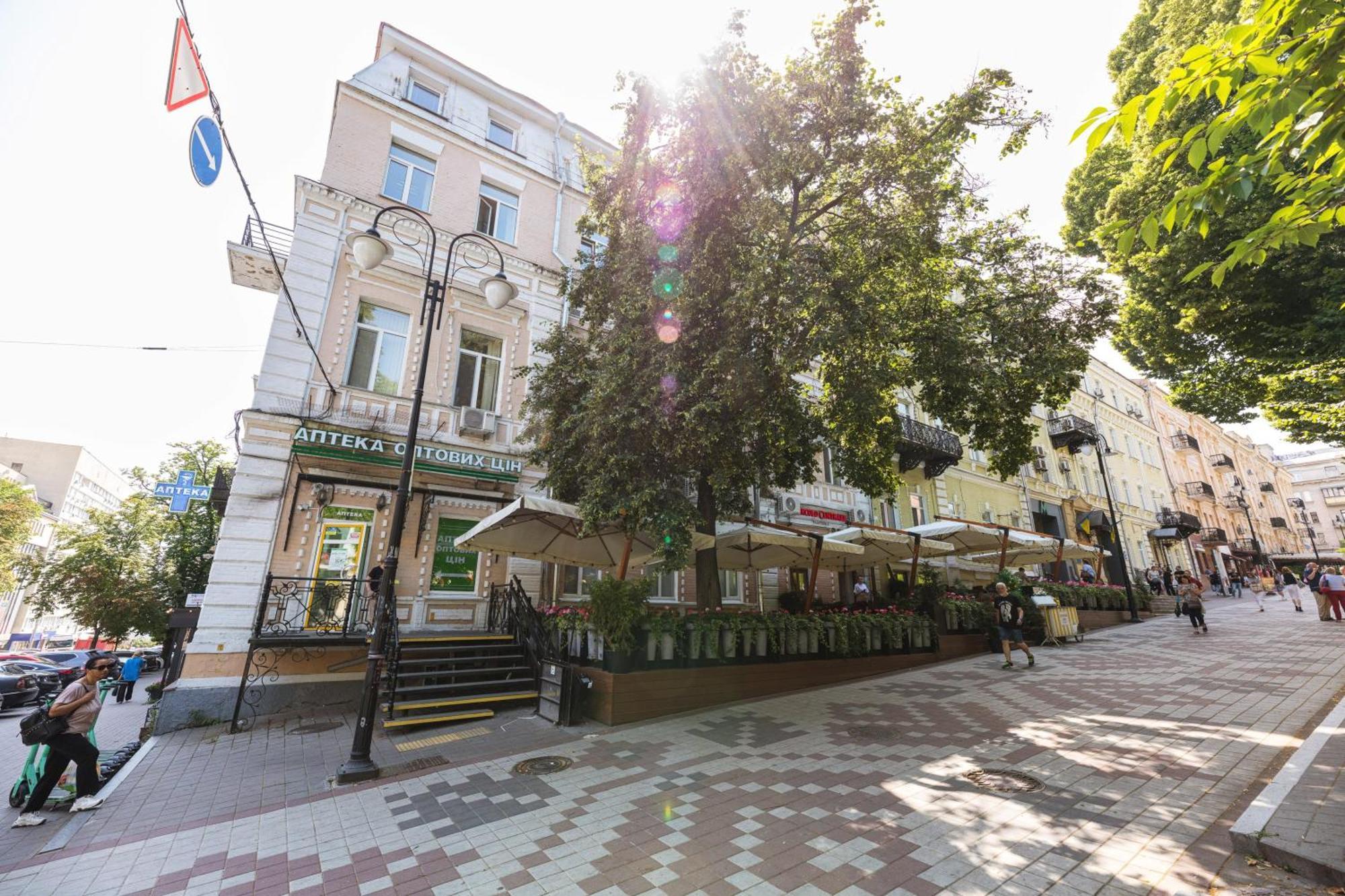 Guest House "Vladimirskaya 42" Kiew Exterior foto