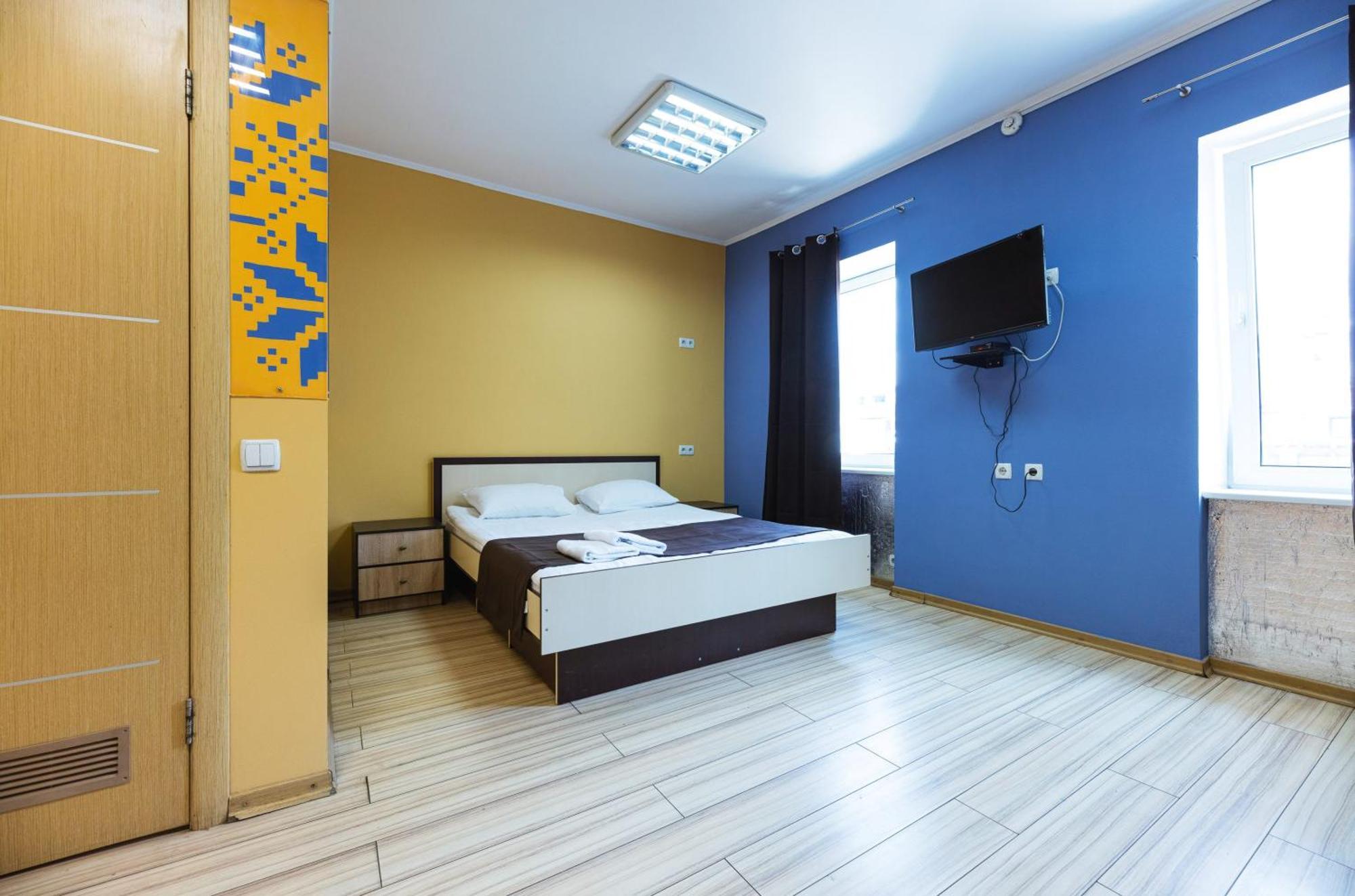 Guest House "Vladimirskaya 42" Kiew Exterior foto