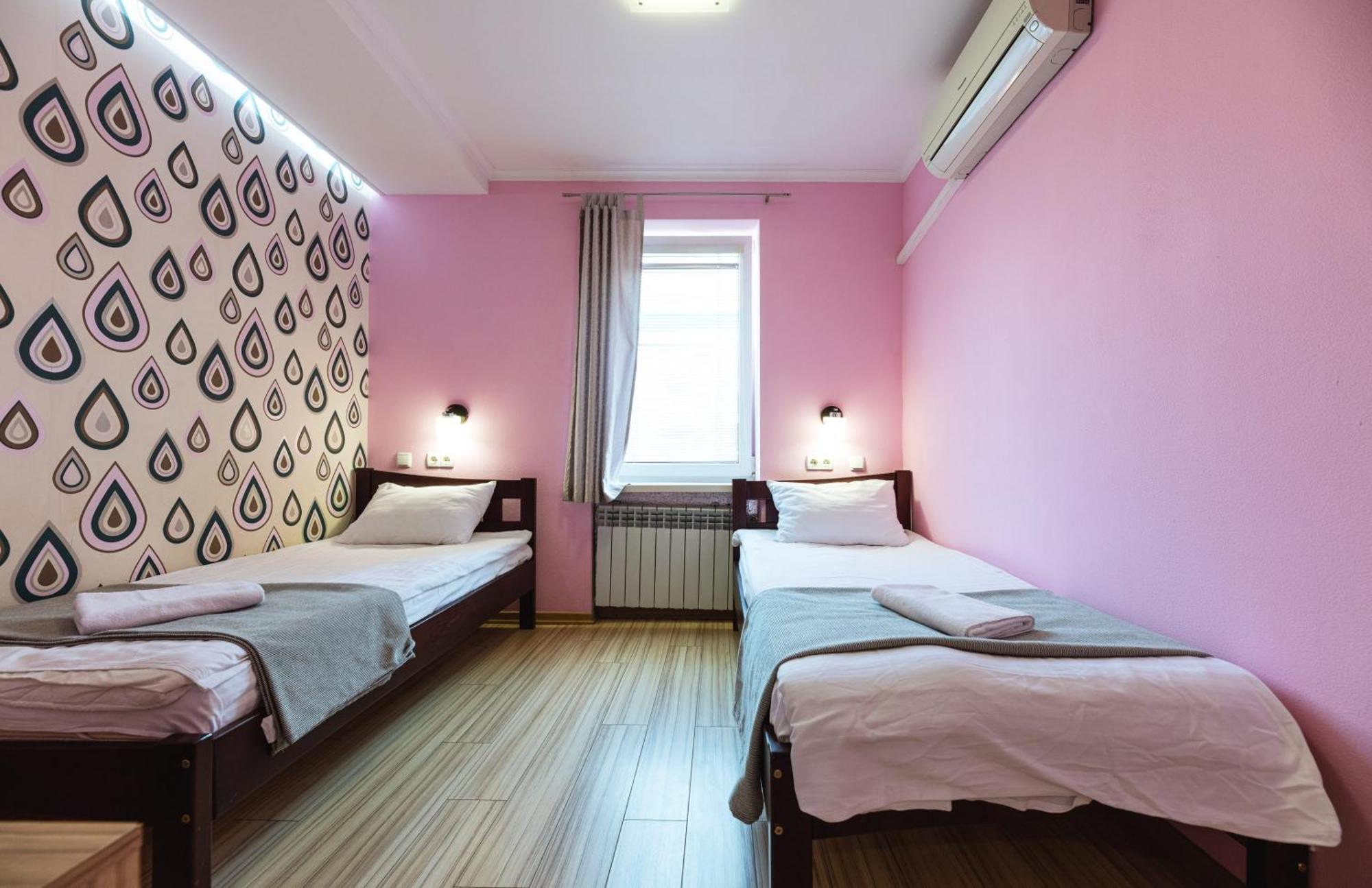 Guest House "Vladimirskaya 42" Kiew Exterior foto