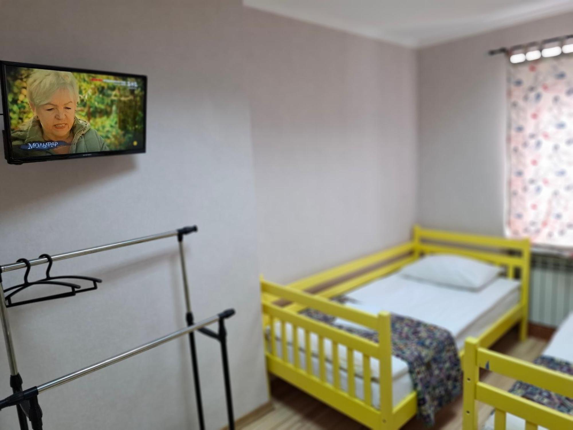 Guest House "Vladimirskaya 42" Kiew Exterior foto