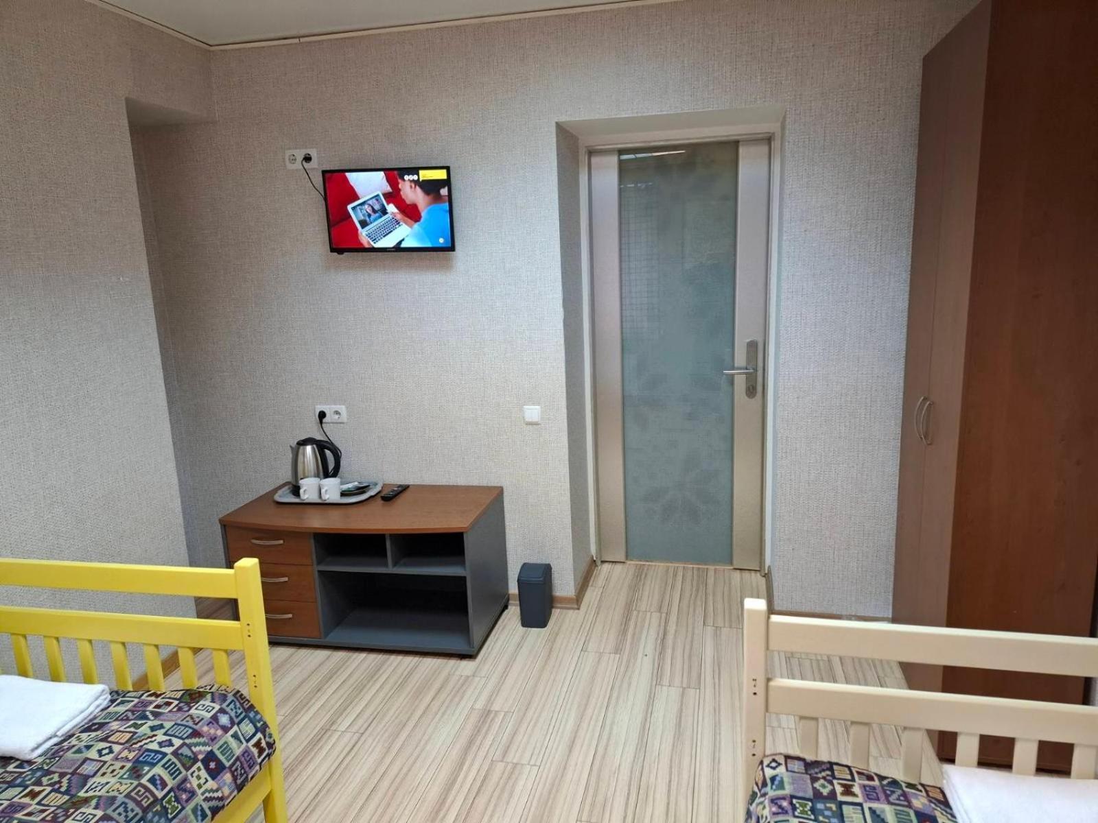 Guest House "Vladimirskaya 42" Kiew Exterior foto