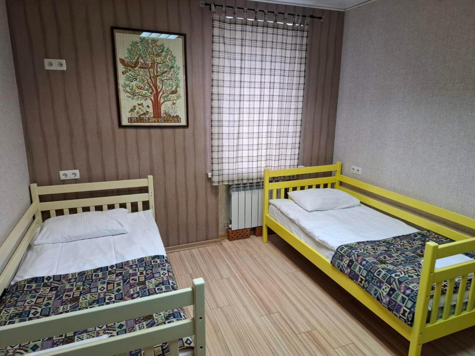 Guest House "Vladimirskaya 42" Kiew Exterior foto